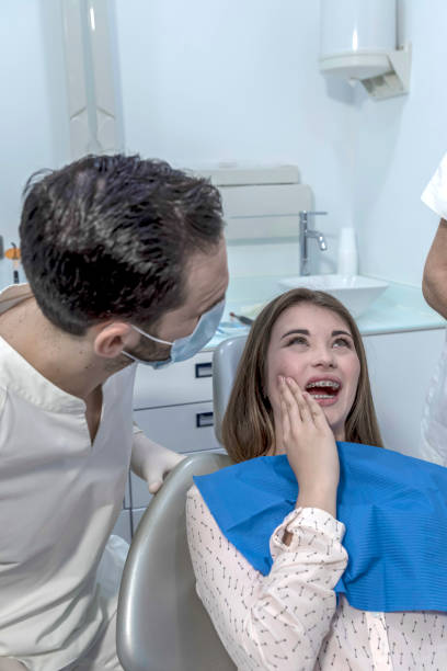 Best Emergency Dental Care for Broken or Chipped Teeth in Germantown Hls, IL